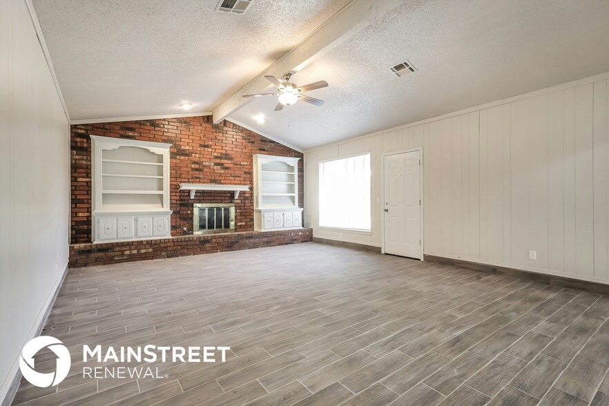 Building Photo - 12112 Sylvester Dr