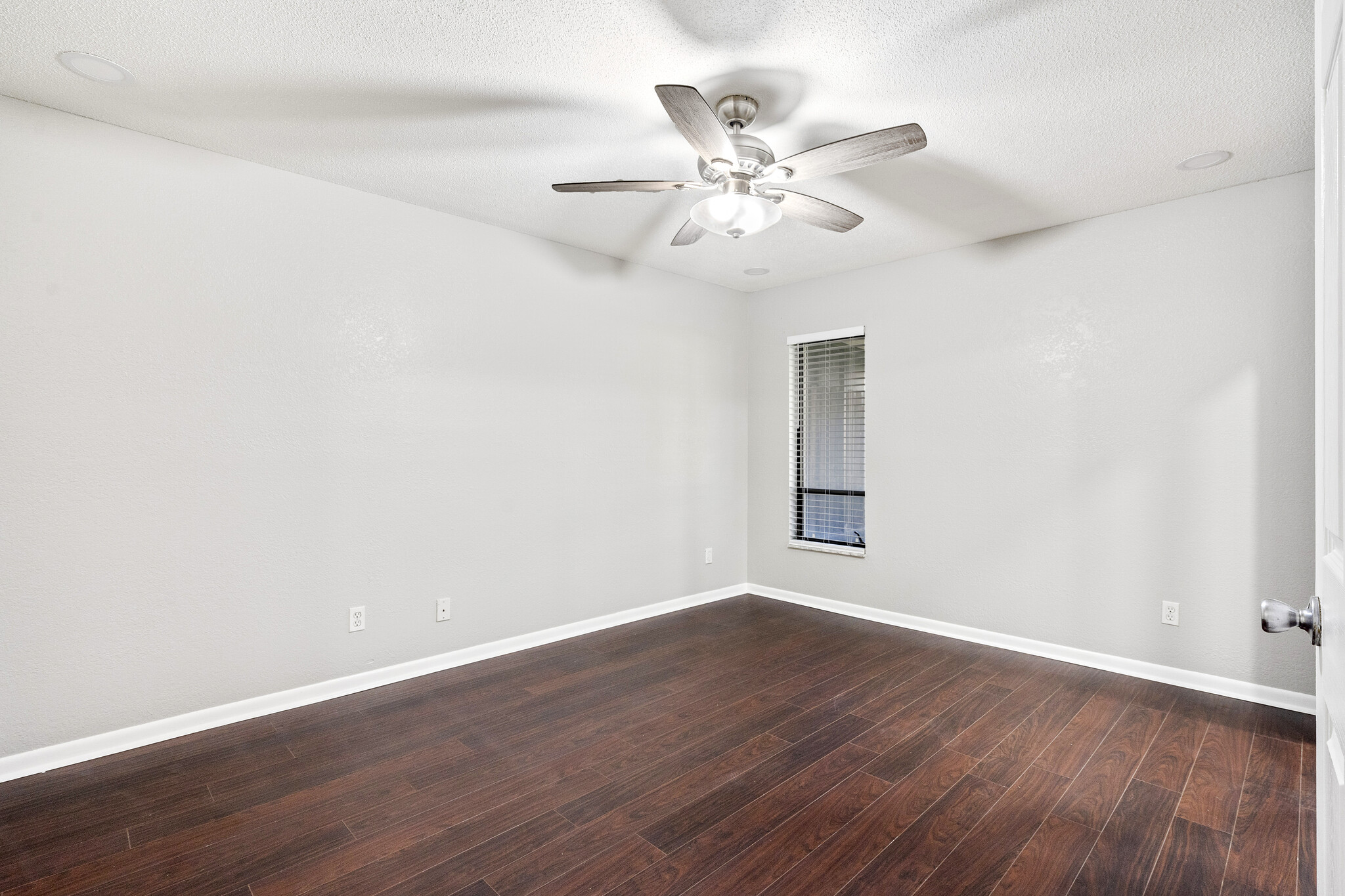 Building Photo - 7360 Ulmerton Rd