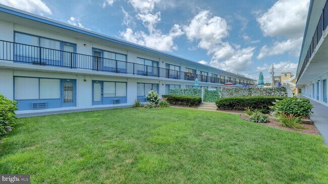 Building Photo - 3501 Boardwalk