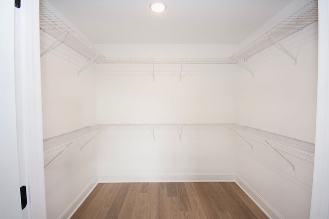 Building Photo - Modern Townhome for Rent!