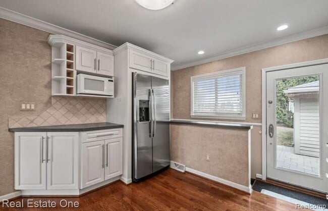Building Photo - 290 Winry Dr