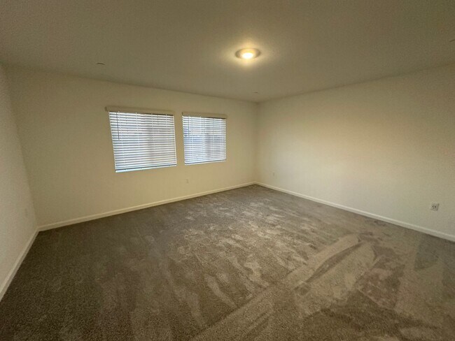 Building Photo - 1704 Bullock Dr