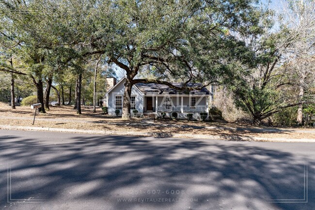 Building Photo - 3 Bed/2 Bath Home on Corner Lot!