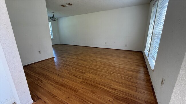 Building Photo - 3130 Battle Ridge Ln