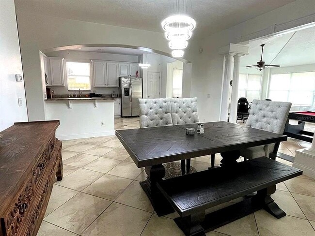 Building Photo - 5198 Adair Oak Dr