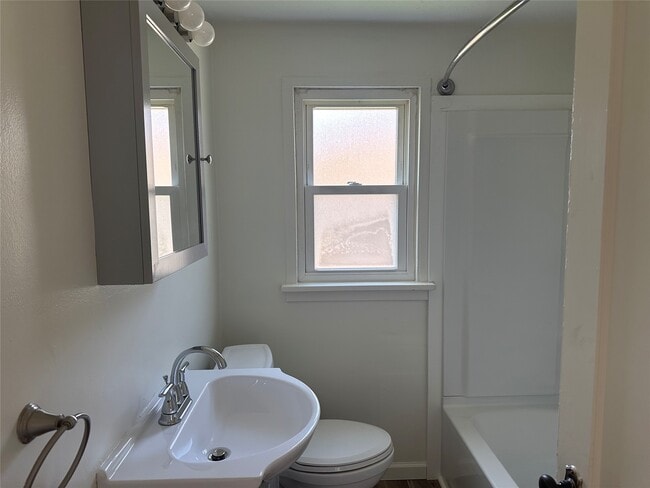 Building Photo - 1034 Western Ln