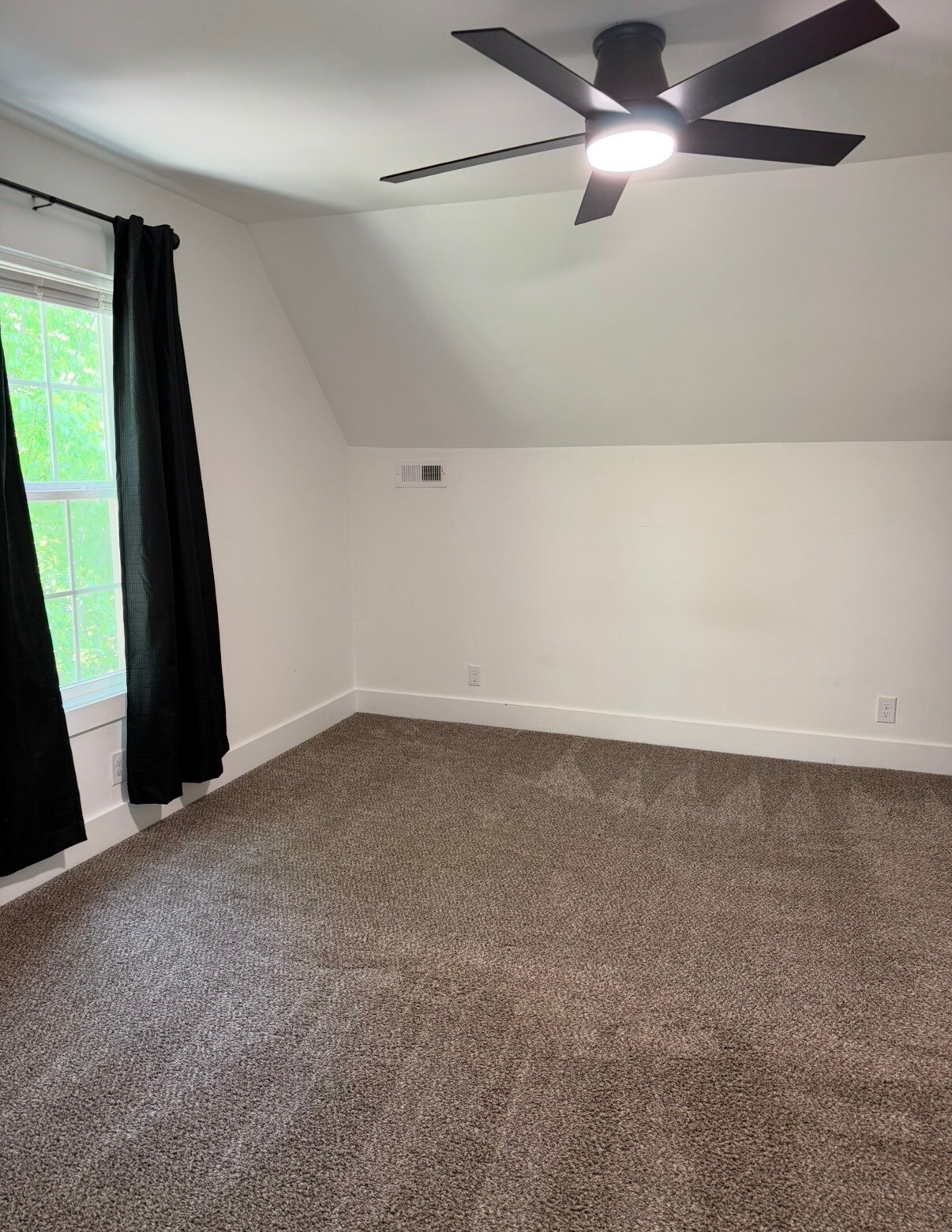 Building Photo - 563 Lorie Ln