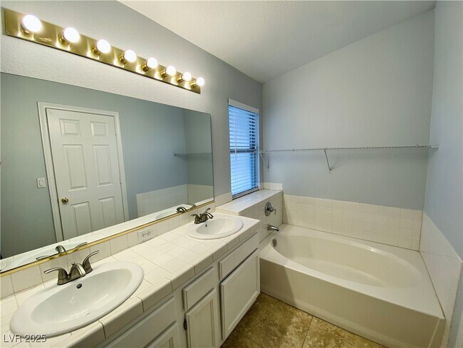 Building Photo - 7846 Fandango Ct
