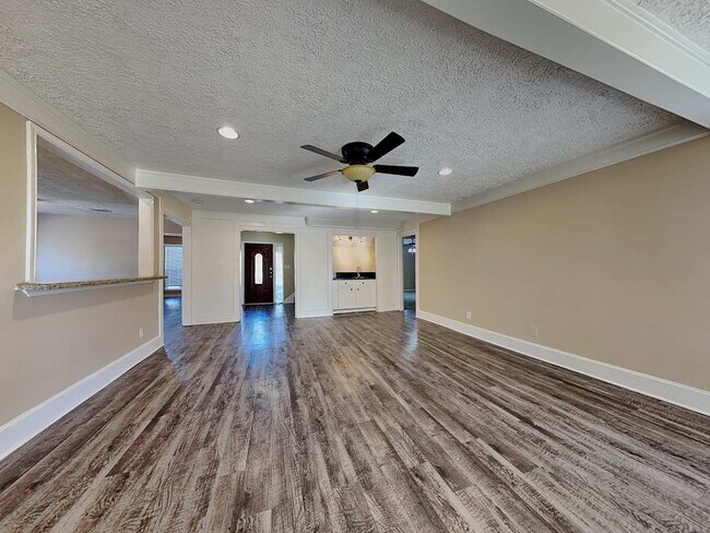 Building Photo - 15027 Pebble Bend Dr