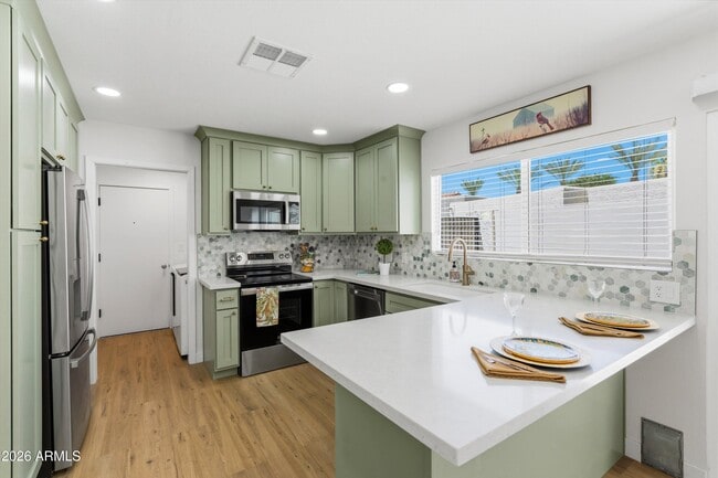 Building Photo - 7308 E Berridge Ln