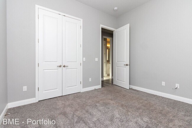 Building Photo - 4 br, 3 bath House - 9405 Kori