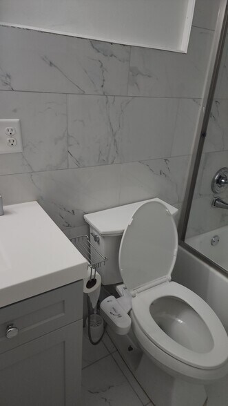 Building Photo - 32230 Ruehle Ave