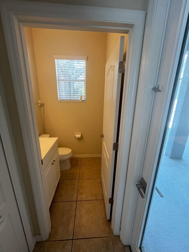 Building Photo - 4726 Claremont Park Dr