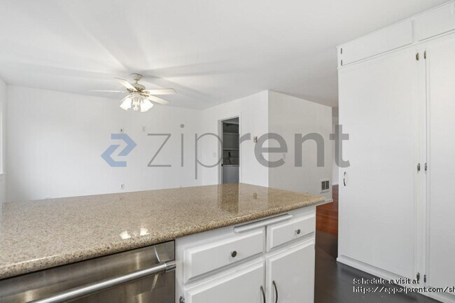 Building Photo - 1200 Opal St