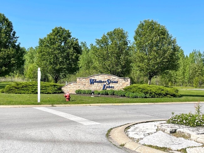 Building Photo - 248 Canary Dr