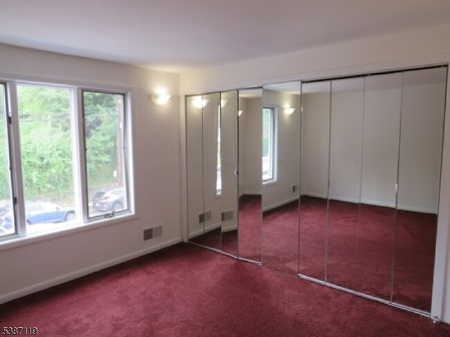 Building Photo - 84 Corabelle Ave