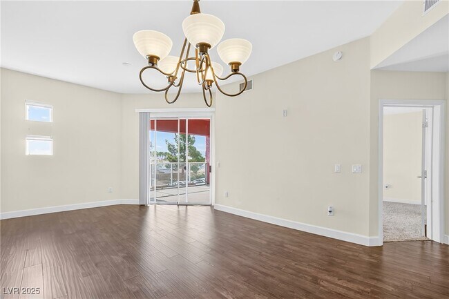 Building Photo - 87 E Agate Ave