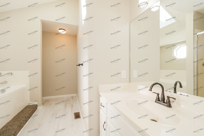 Building Photo - 929 Park Ave