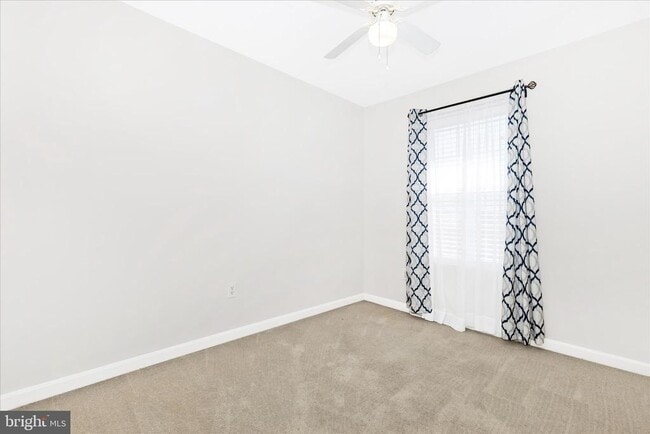 Building Photo - 5621 Queen Anne Ct