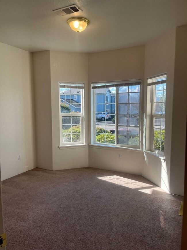 Building Photo - 3984-3988 Arrowhead Dr