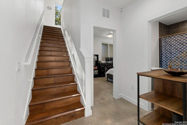 Building Photo - 102 Tendick St