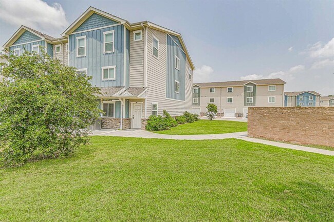 Primary Photo - 21155 Gosling Rd