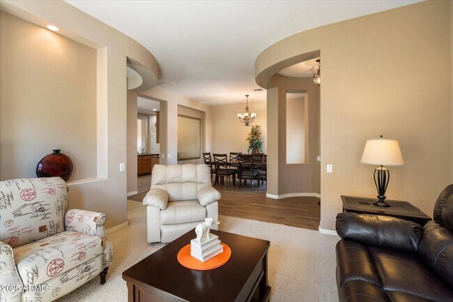 Building Photo - 743 E Torrey Pines Pl