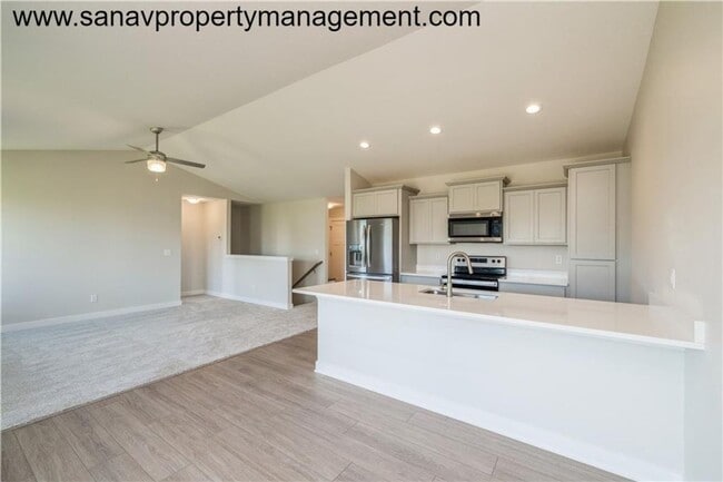 Building Photo - "Exquisite 3-Bedroom Oasis: A Prime Rental Home Near Good Schools and Dining"