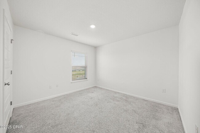 Building Photo - 123 Tiller Dr