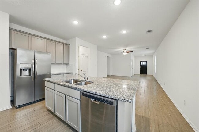 Building Photo - 31335 Horseshoe Meadow Bend Ln