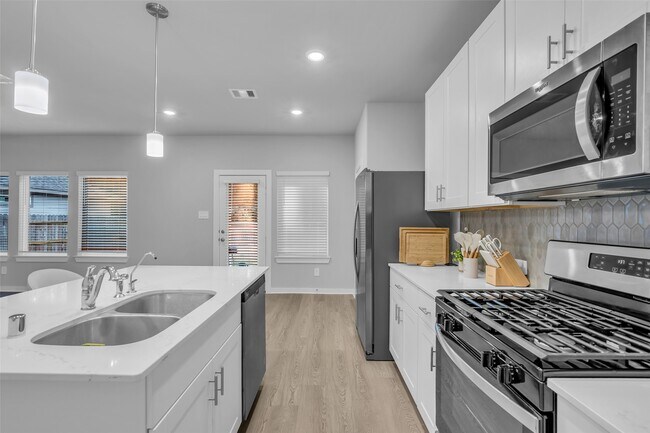 Building Photo - 18720 Presswood Wy Dr