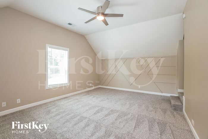 Building Photo - 3651 Fox Tail Dr
