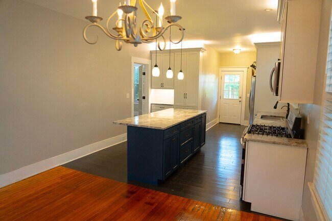 Building Photo - Charming Historic Home Walkable to Cargo & Soda Pop Districts