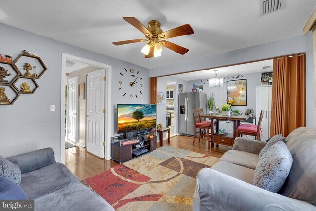 Building Photo - 89 Doe Ct