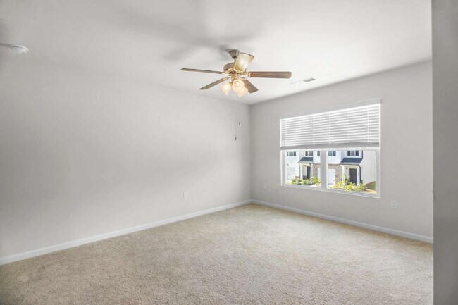 Building Photo - Trolley Run Townhome!