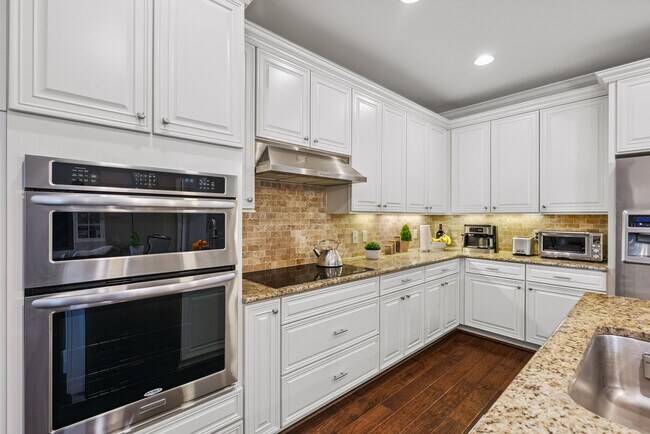 Building Photo - 2815 Sunbury Dr