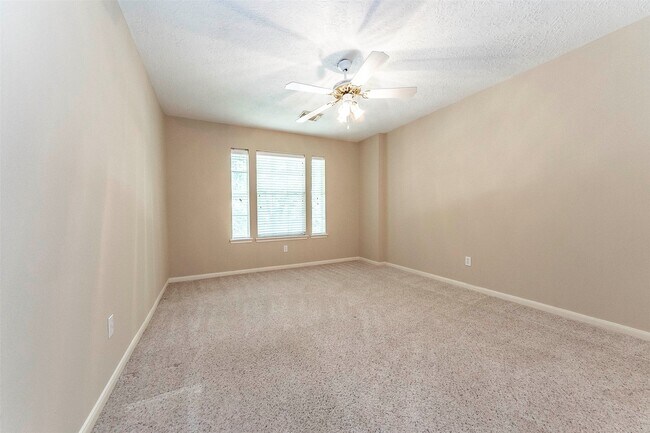 Building Photo - 2608 Leroy St