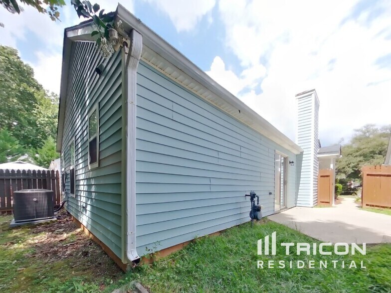 Building Photo - 4265 Tenneyson Ln
