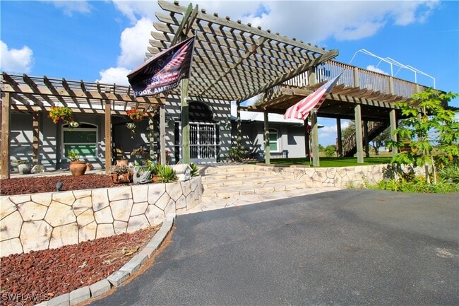 Building Photo - 3935 70th Ave NE