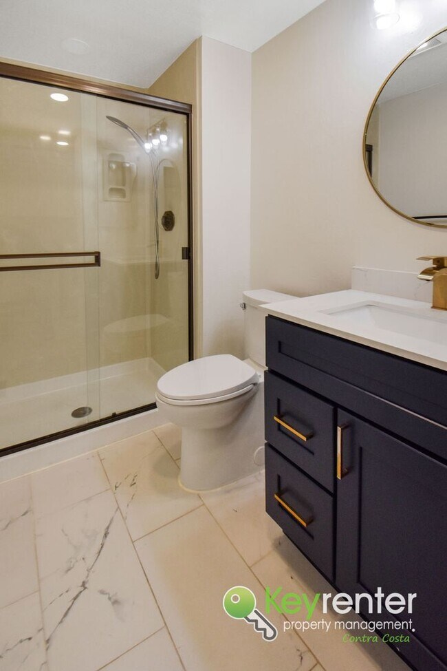 Building Photo - Beautiful 4 Bed / 3 Bath Bollinger Hills Home with Gorgeous Remodeled Kitchen!