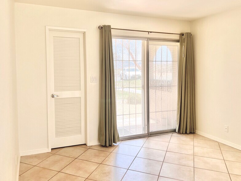 Building Photo - 64275 Spyglass Ave