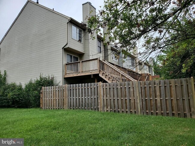 Building Photo - 6212 Briar Ct