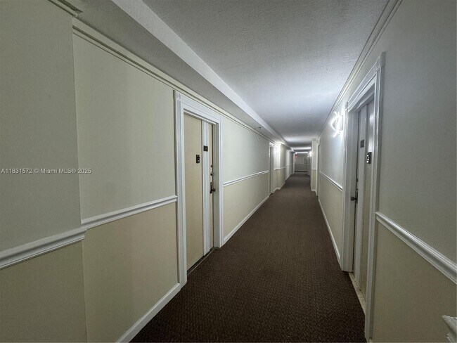 Building Photo - 16909 N Bay Rd