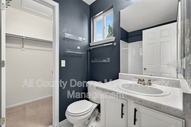 Building Photo - 10203 Vine Ct