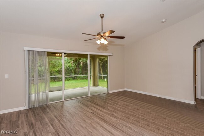 Building Photo - 1876 N San Mateo Dr
