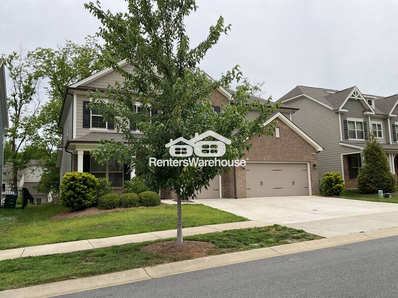 Building Photo - 11208 Irwin Oak Pl