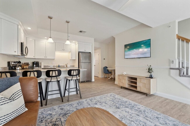 Primary Photo - 128 Ashworth Ave