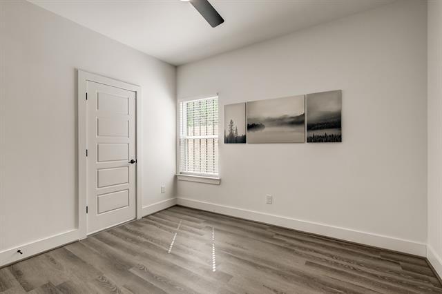 Building Photo - 2618 Carpenter Ave