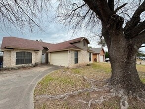 Building Photo - 1002 Great Britain Blvd