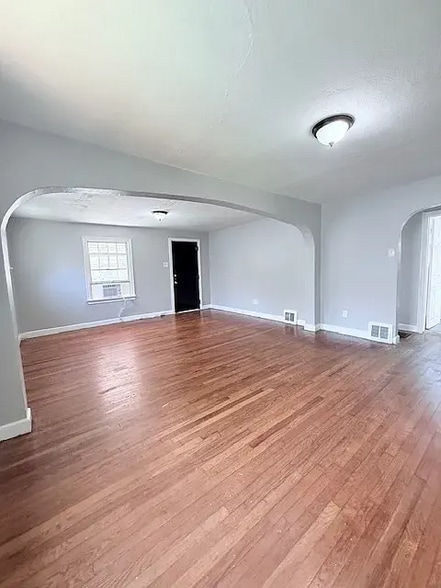 Building Photo - 7131 Garesche Ave